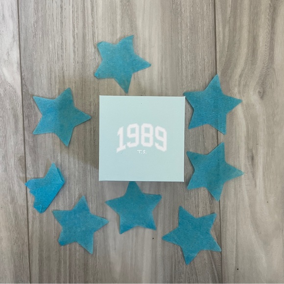 1989 Taylor Swift Seagull Necklace NEW IN BOX Authentic - Picture 6 of 7